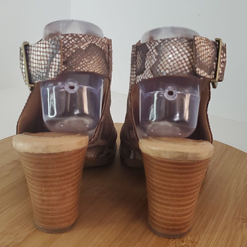 Born Morraine Snakeskin Peep Toe Sandal with Leather Stacked Heel Women's Size 9 - Picture 4 of 11